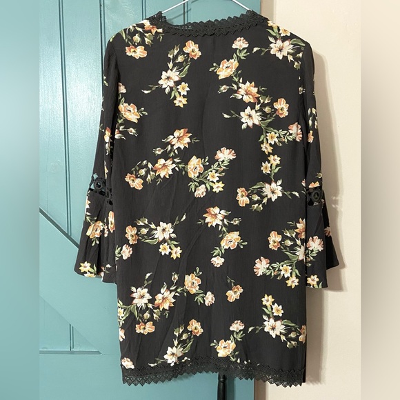 Maurice’s Black Floral Kimono Size XSmall - Picture 4 of 7
